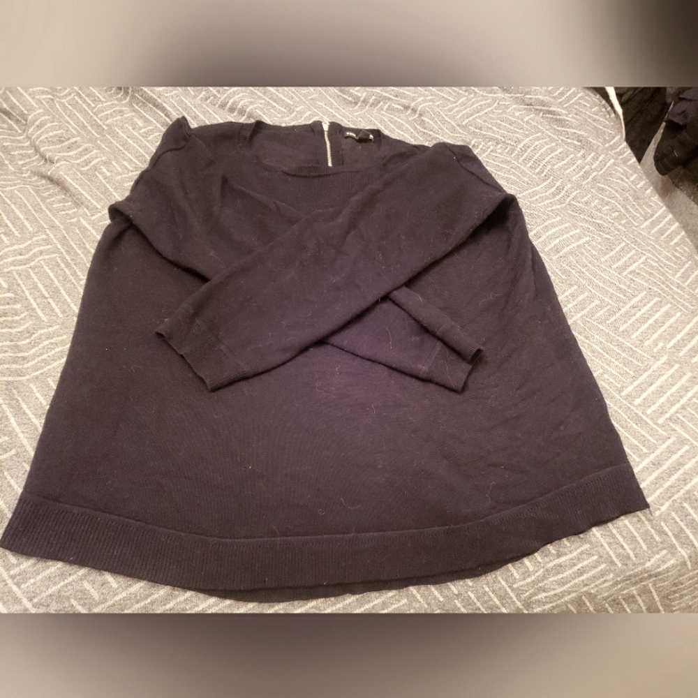 Cable and Gauge lightweight black sweater, size L